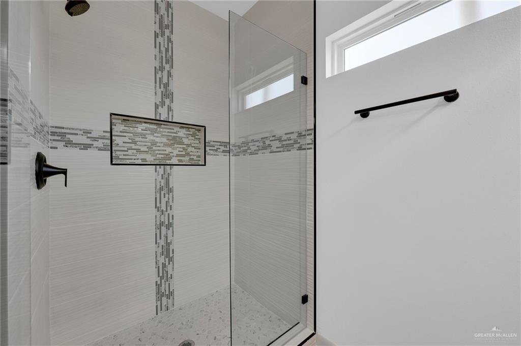 5928 N Rayo Del Sol Street, Edinburg, Texas image 11