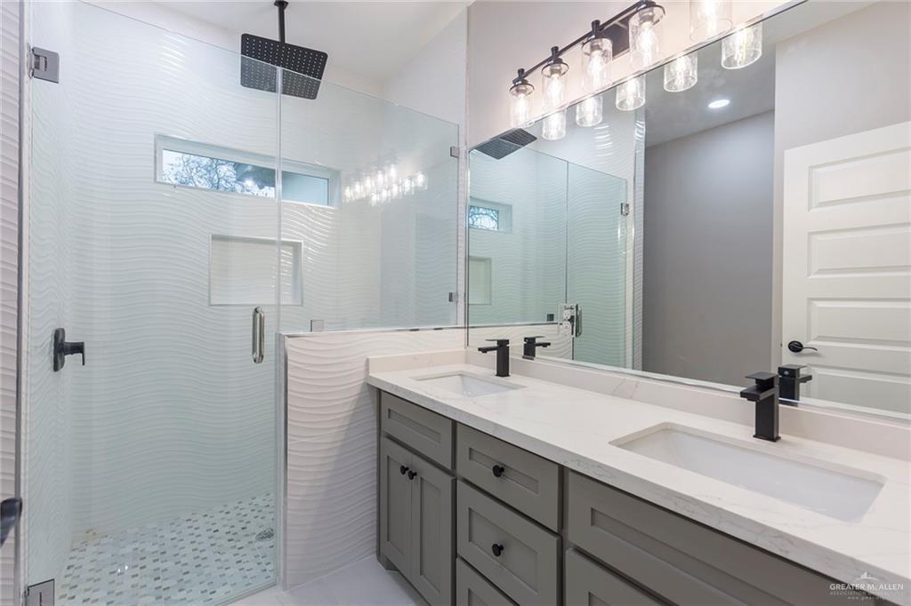 505 E Lorenzana Street, Mercedes, Texas image 4