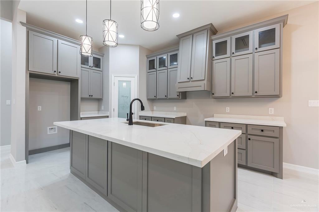505 E Lorenzana Street, Mercedes, Texas image 3