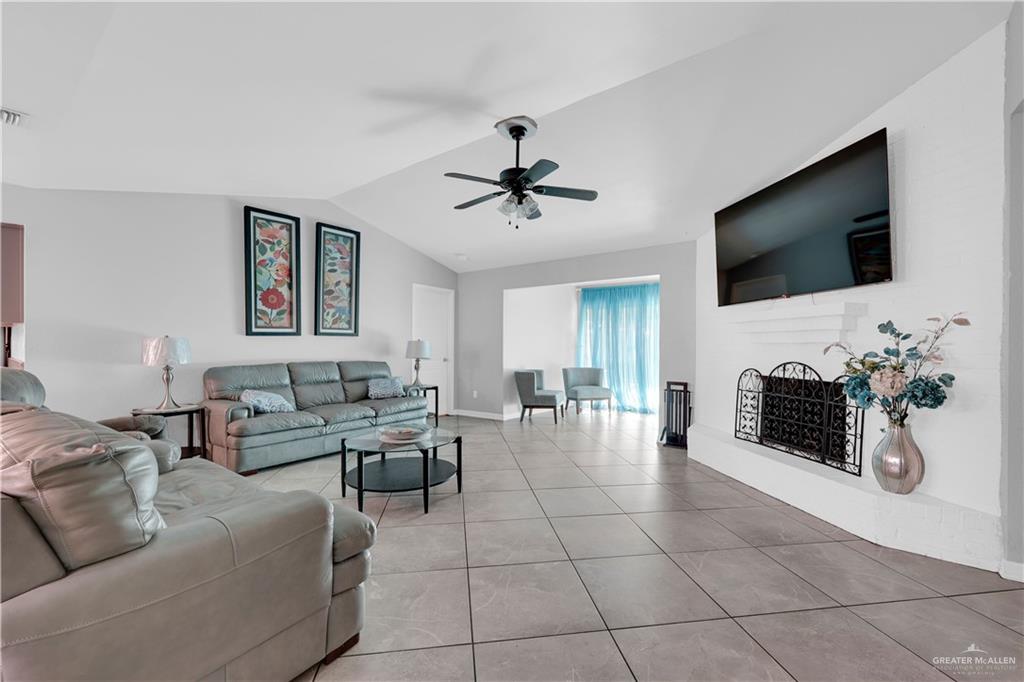 7021 N 17th Street, McAllen, Texas image 3