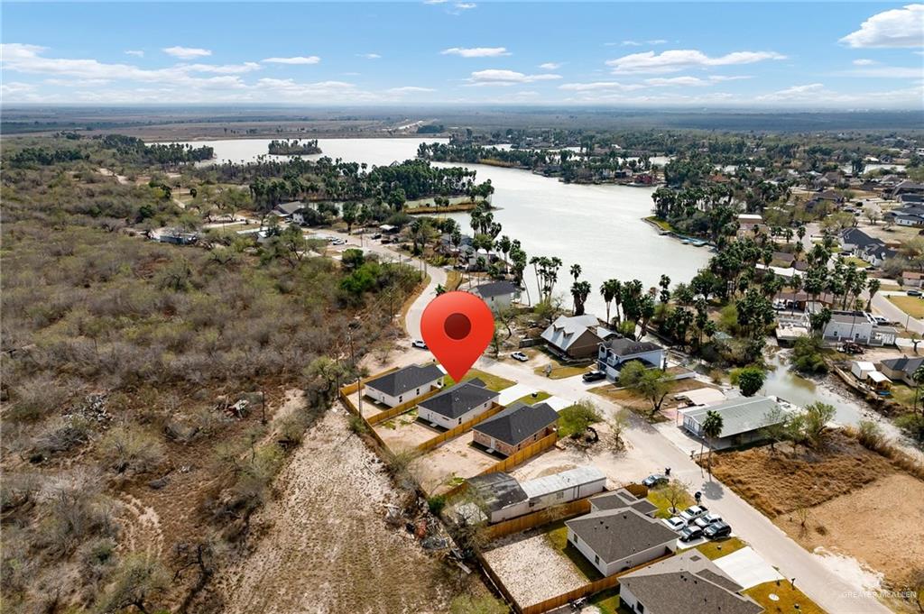302 N Kika De La Garza Boulevard, La Joya, Texas image 15