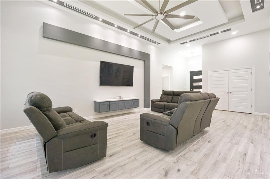 406 Imperial Drive, San Juan, Texas image 4