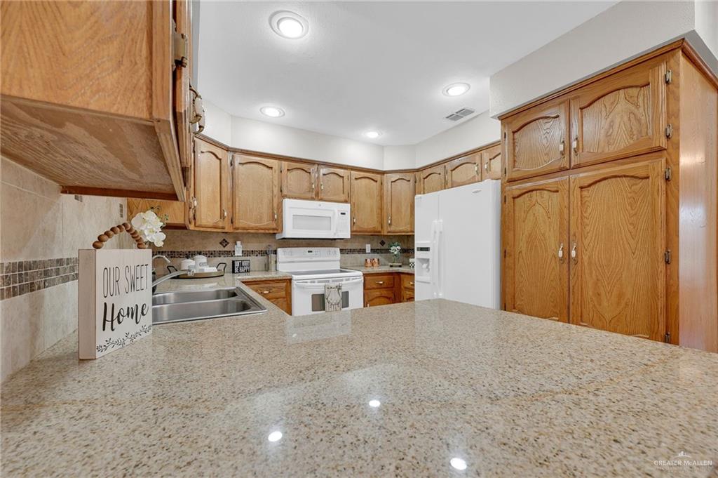 517 Gemini Street, Mission, Texas image 6