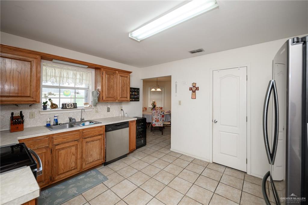 404 Santa Ana Avenue, Olmito, Texas image 10
