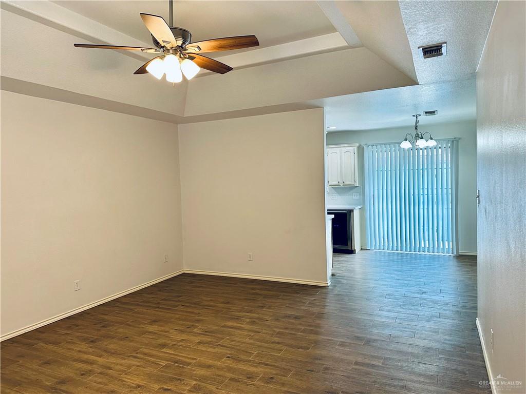 McAllen, Texas 78504, United States, 2 Bedrooms Bedrooms, ,2 BathroomsBathrooms,Residential,Active,205984