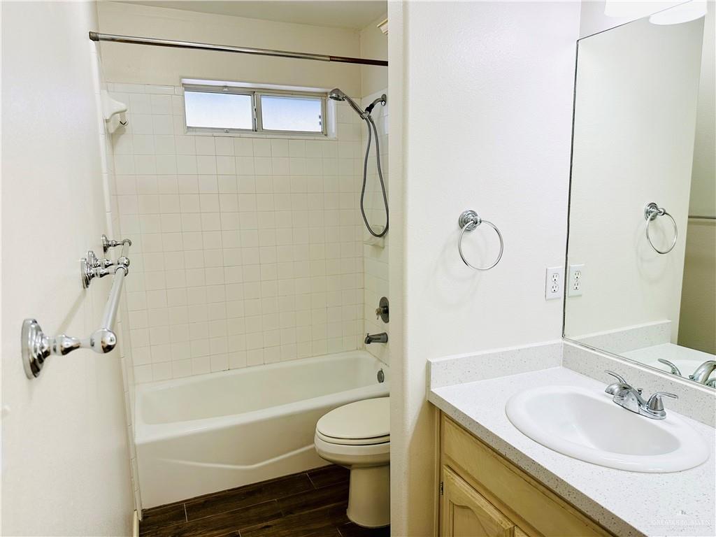 McAllen, Texas 78504, United States, 2 Bedrooms Bedrooms, ,2 BathroomsBathrooms,Residential,Active,205984