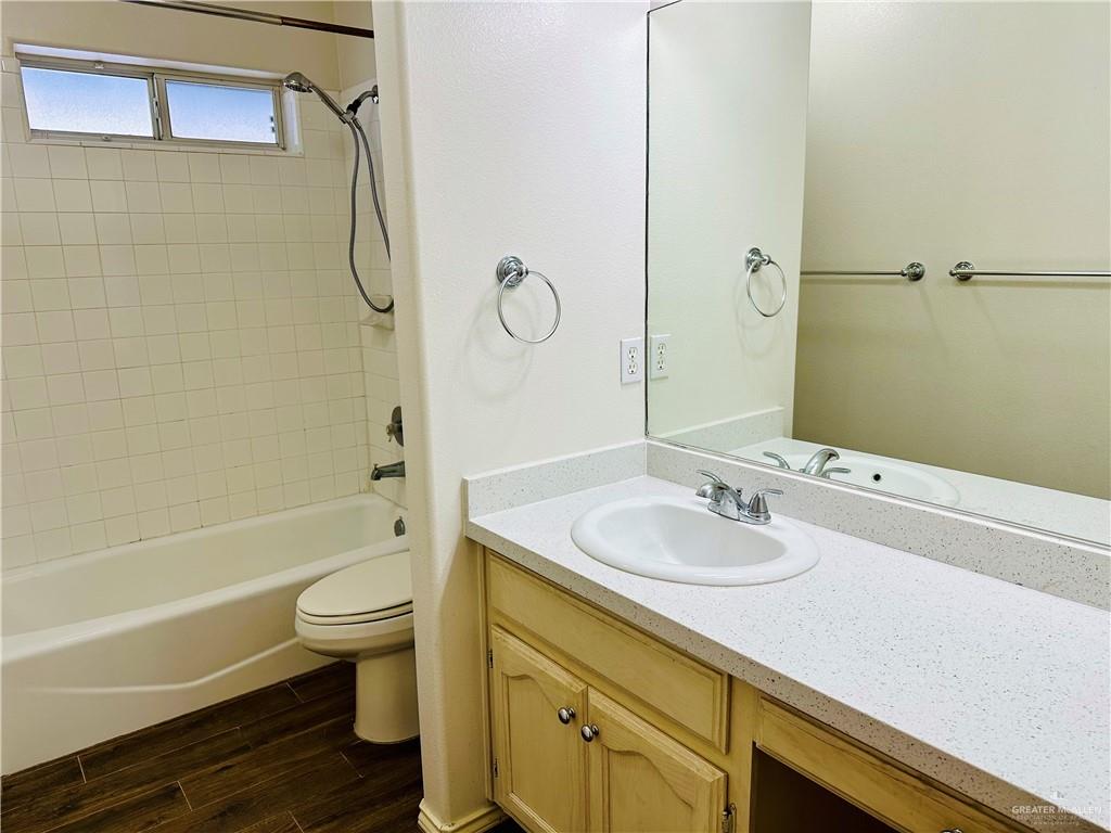 McAllen, Texas 78504, United States, 2 Bedrooms Bedrooms, ,2 BathroomsBathrooms,Residential,Active,205984