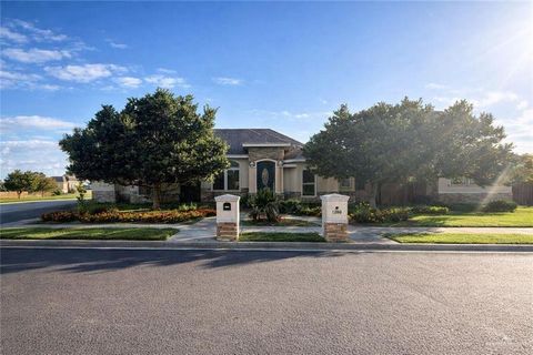 Photo of 1204 Manzano Lane, Edinburg, TX 78539 (MLS # 496484)