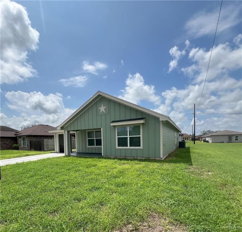 413 Dyanez Street, Mercedes, Texas image 2