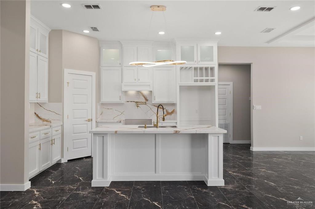 9510 N 71st Lane, McAllen, Texas image 4