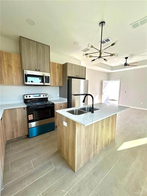 2405-2509 S Hilltop Avenue