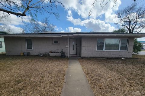 Photo of 702 E Carrol Street, Harlingen, TX 78550 (MLS # 497316)