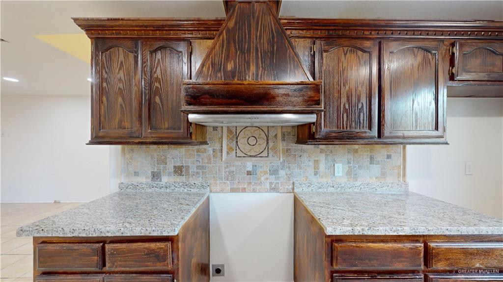 824 Rancho La Joya Street, La Joya, Texas image 6