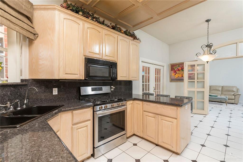 3305 W San Luis Circle, Mission, Texas image 10