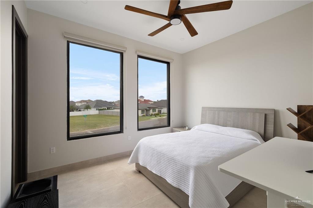 2701 W Duke Drive, Edinburg, Texas image 12
