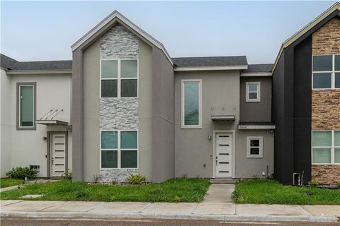 Townhouse For Sale - 5404 N Crown Point<br/> Pharr, TX 78577