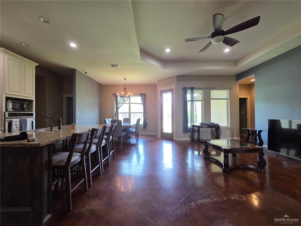 16637 W Barnes Court, Harlingen, Texas image 2