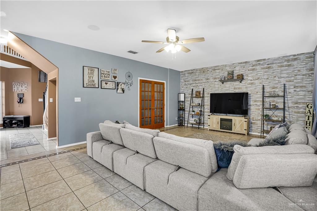 8215 N 22nd Lane, McAllen, Texas image 10