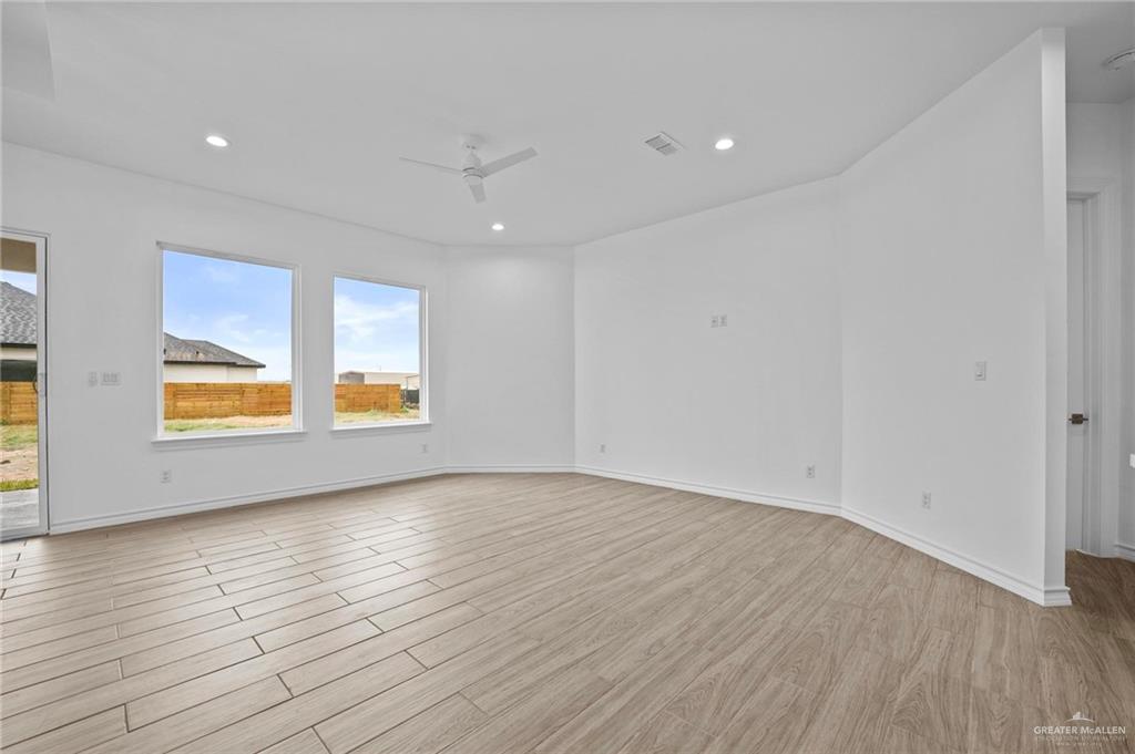2716 E Conroe Road, Edinburg, Texas image 7