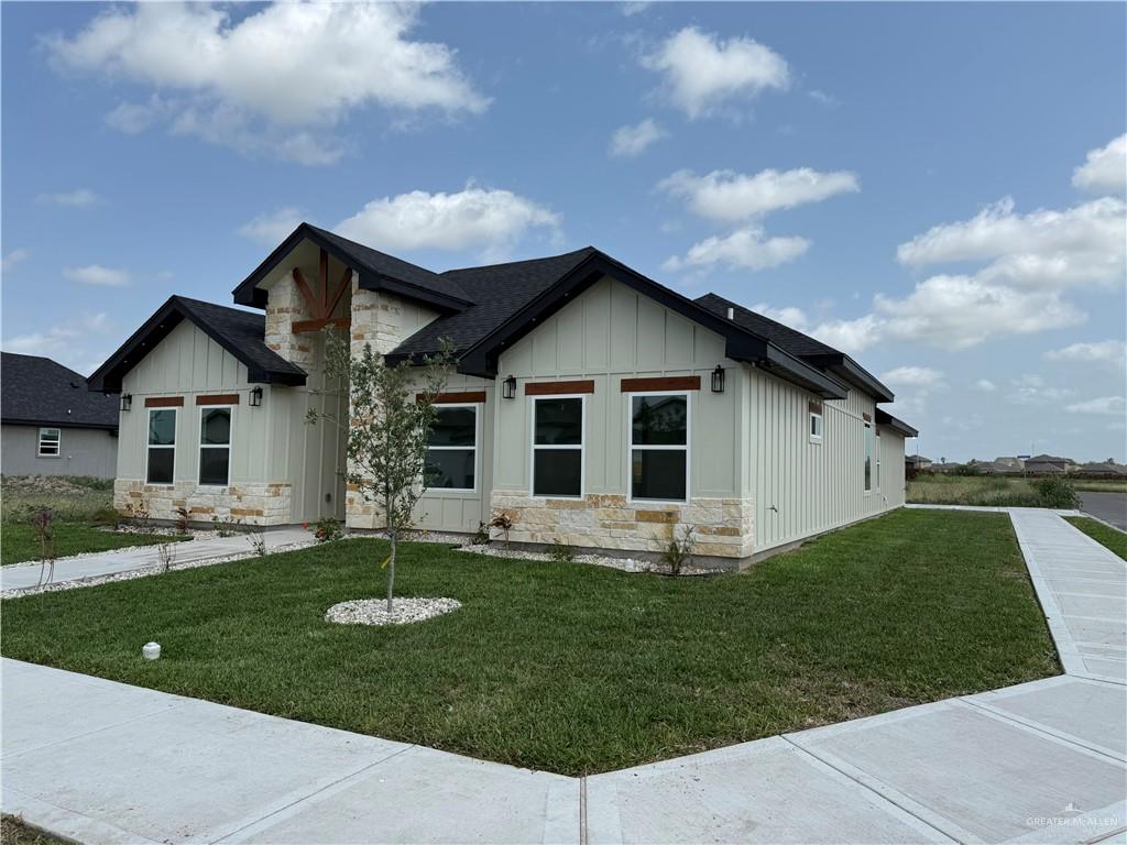 1009 W Riviera Lane, Edinburg, Texas image 3
