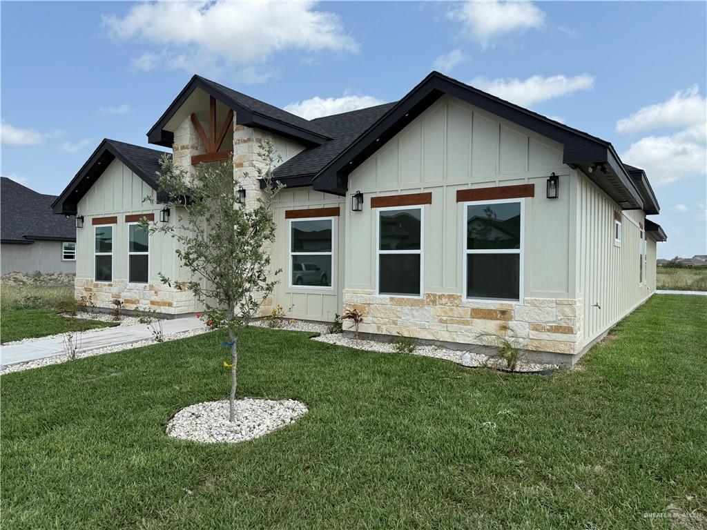 1009 W Riviera Lane, Edinburg, Texas image 4