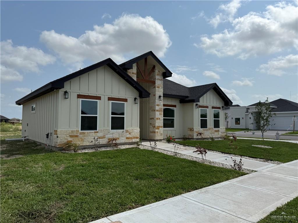 1009 W Riviera Lane, Edinburg, Texas image 2