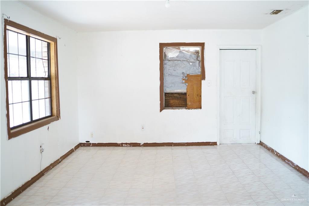 5909 S Kountry Loop, Mission, Texas image 6