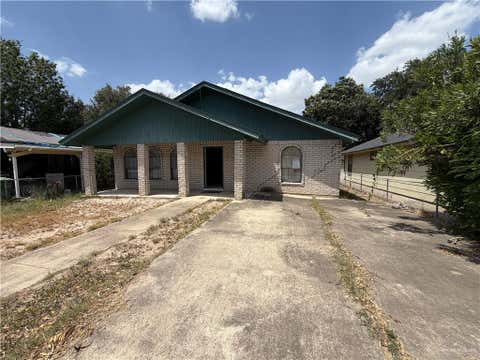 Photo of 318 W Clark Avenue, Pharr, TX 78577 (MLS # 512926)