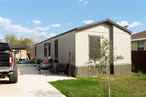 Mobile Home For Sale - 2901 Longhorn Drive<br/> Weslaco, TX 78596