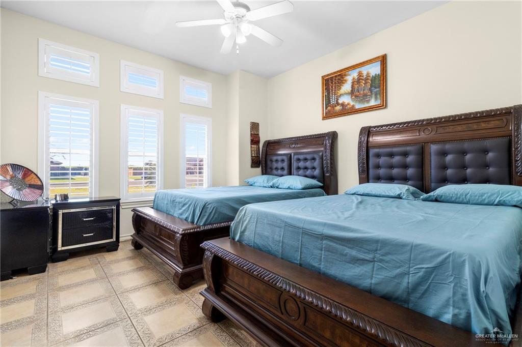 4004 Persimmon Drive, Palmhurst, Texas image 10
