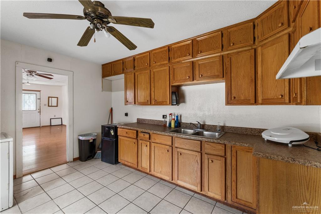 545 S Colorado Avenue, Mercedes, Texas image 6