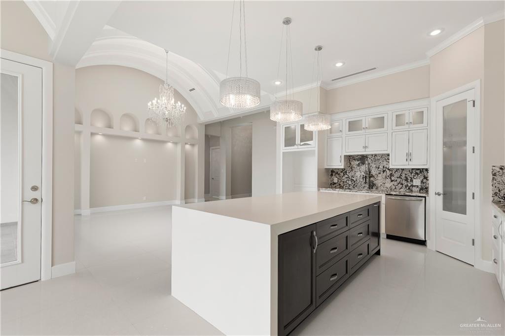 Edinburg, Texas 78539, United States, 4 Bedrooms Bedrooms, ,3 BathroomsBathrooms,Residential,Active,215157