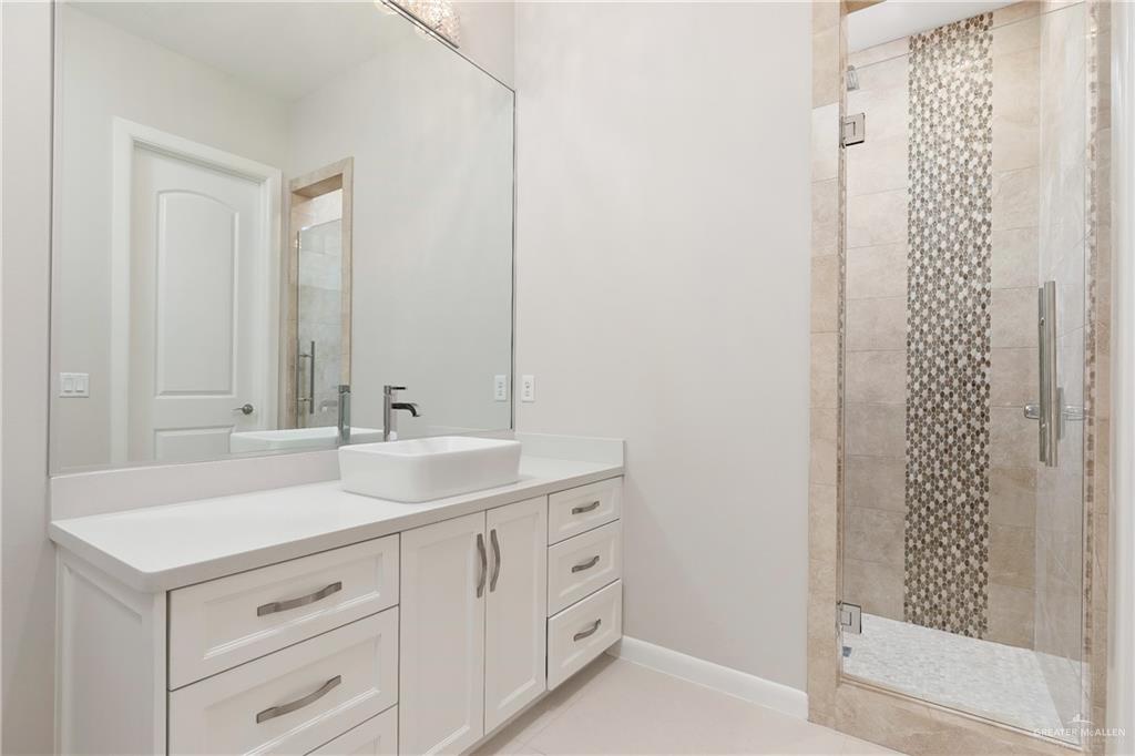 Edinburg, Texas 78539, United States, 4 Bedrooms Bedrooms, ,3 BathroomsBathrooms,Residential,Active,215157