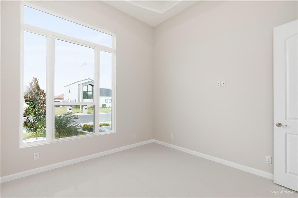 Edinburg, Texas 78539, United States, 4 Bedrooms Bedrooms, ,3 BathroomsBathrooms,Residential,Active,215157