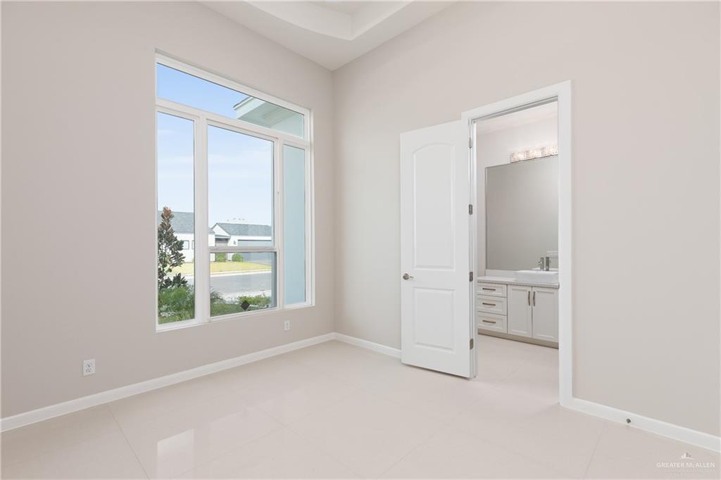 Edinburg, Texas 78539, United States, 4 Bedrooms Bedrooms, ,3 BathroomsBathrooms,Residential,Active,215157