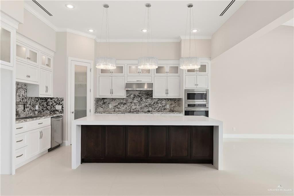 Edinburg, Texas 78539, United States, 4 Bedrooms Bedrooms, ,3 BathroomsBathrooms,Residential,Active,215157