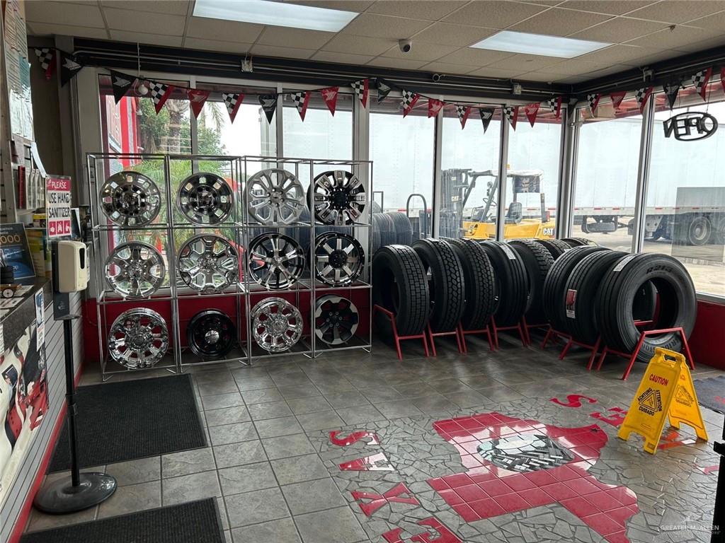 6021 N EXPWY 281
