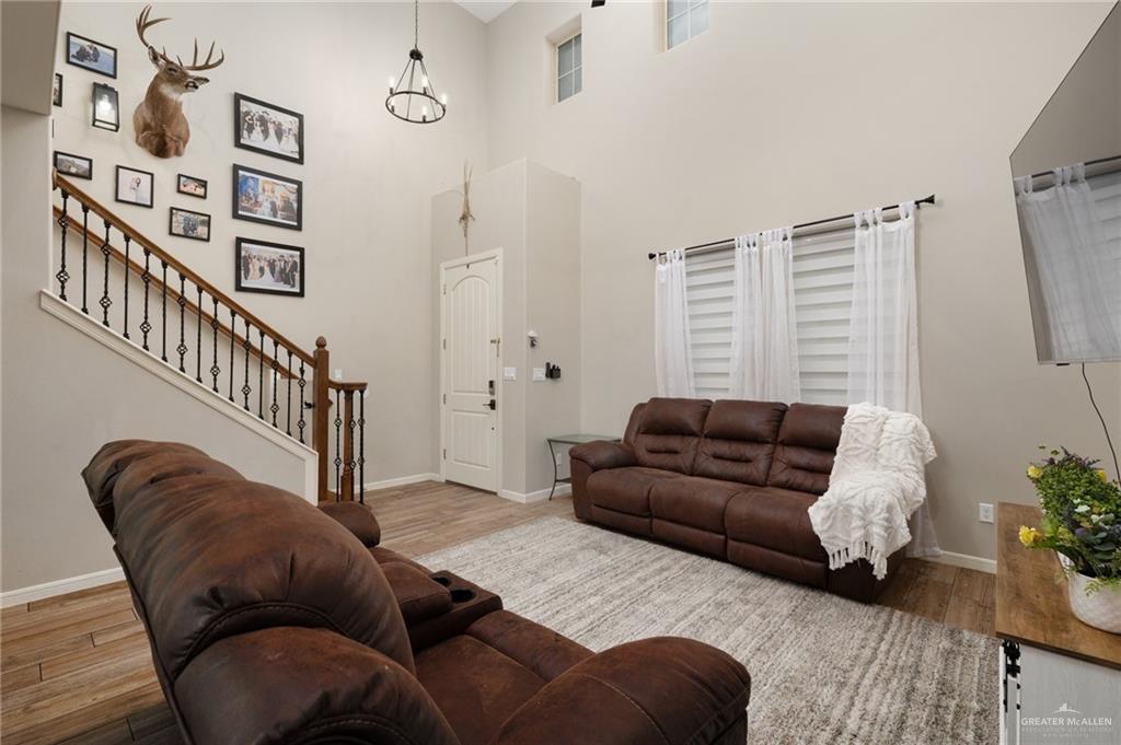 606 S Castillos Y Diamantes Street, Mission, Texas image 2