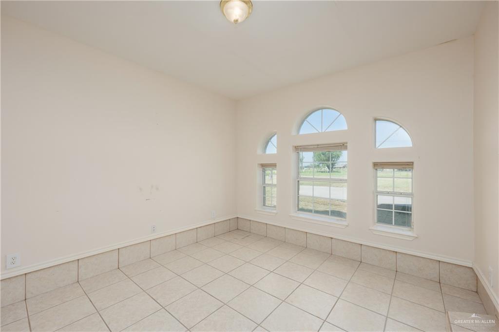 532 N El Paisano Road, Rio Grande City, Texas image 4