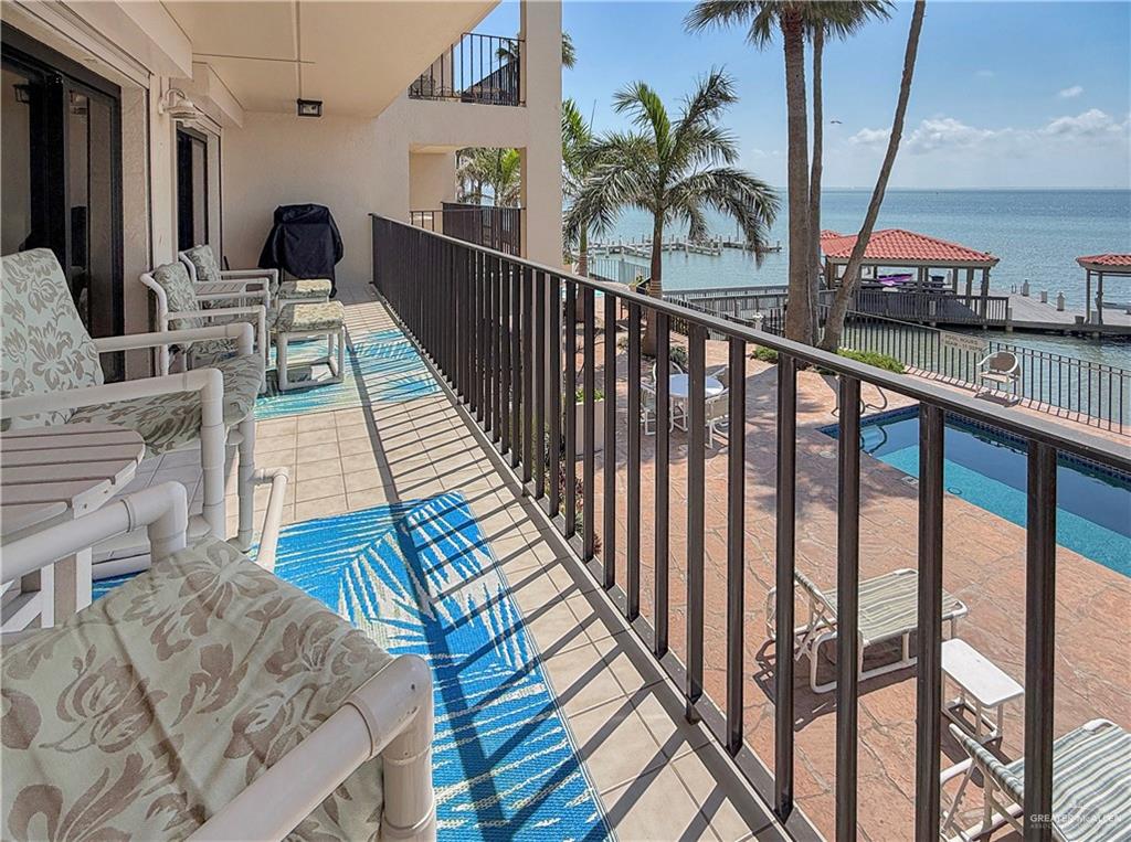5101 Laguna Boulevard 202