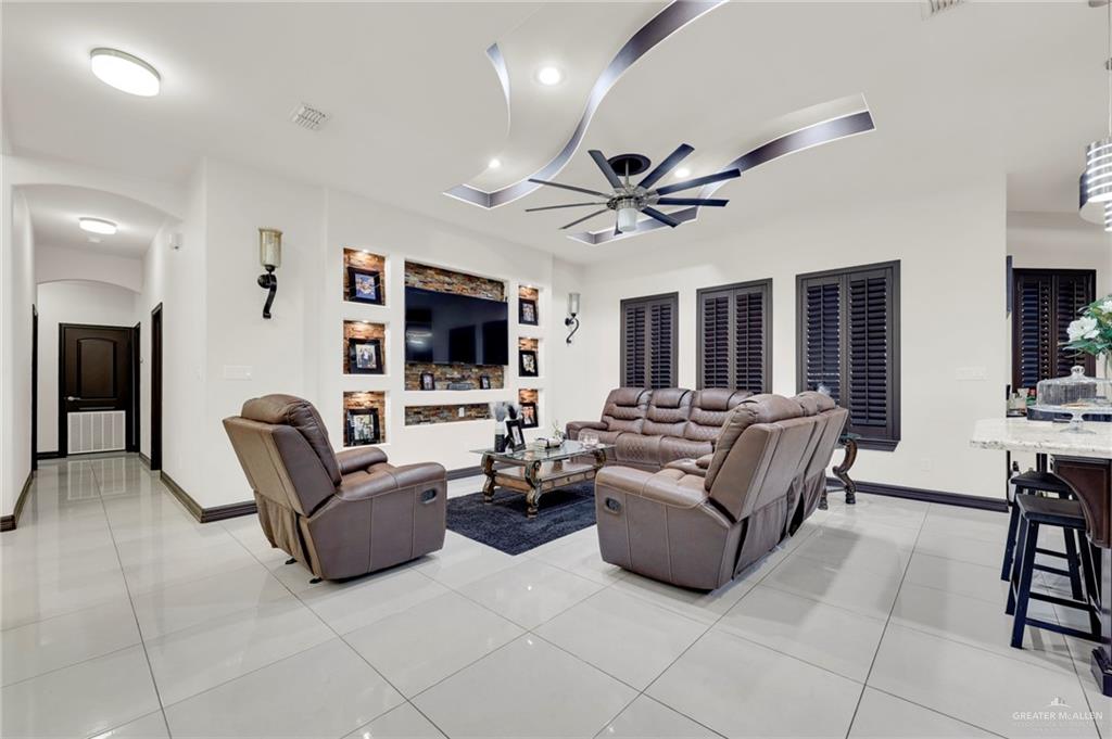 3214 S 5th Lane, McAllen, Texas image 5
