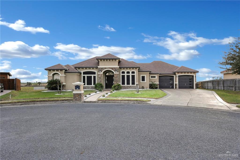 3214 S 5th Lane, McAllen, Texas image 2