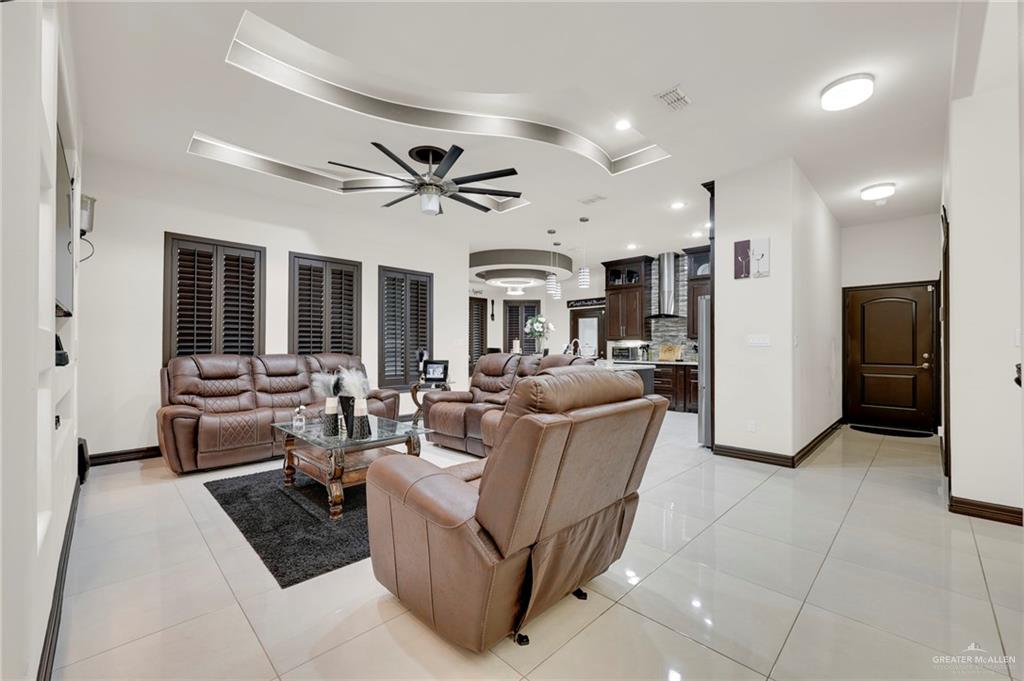 3214 S 5th Lane, McAllen, Texas image 4