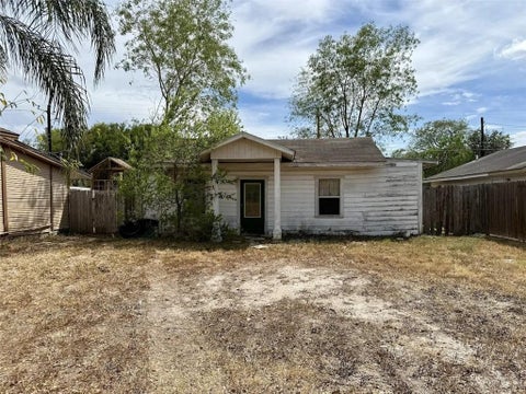 Homes For Sale - 614 E Filmore Avenue<br/> Harlingen, TX 78550