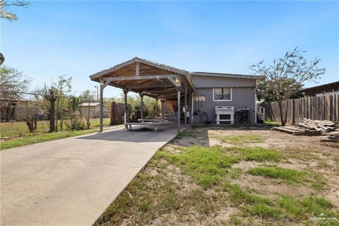 Mobile Home For Sale - 304 E Levee Avenue<br/> Hidalgo, TX 78557