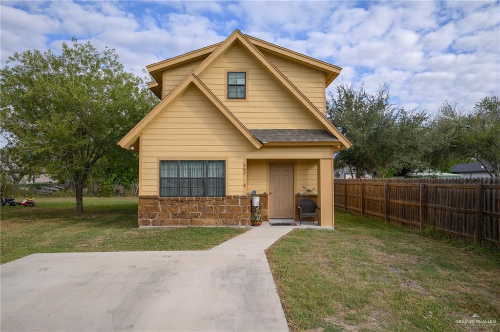 209 Los Flores Avenue, Santa Rosa, Texas image 1