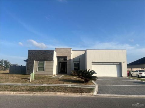 Photo of 7436 Burr Oak Loop, Brownsville, TX 78526 (MLS # 497934)