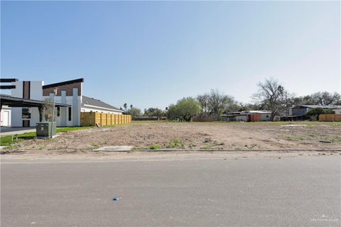 Vacant Land For Sale - 402 N Emerald Avenue<br/> Hidalgo County, Edinburg, TX 78541