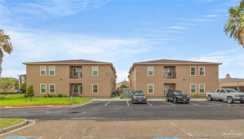 Apartment For Rent - 900 E Redbud Avenue #16A4<br/> McAllen, TX 78504