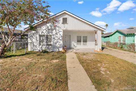 Homes For Rent - 2006 W Cedar Avenue<br/> McAllen, TX 78501